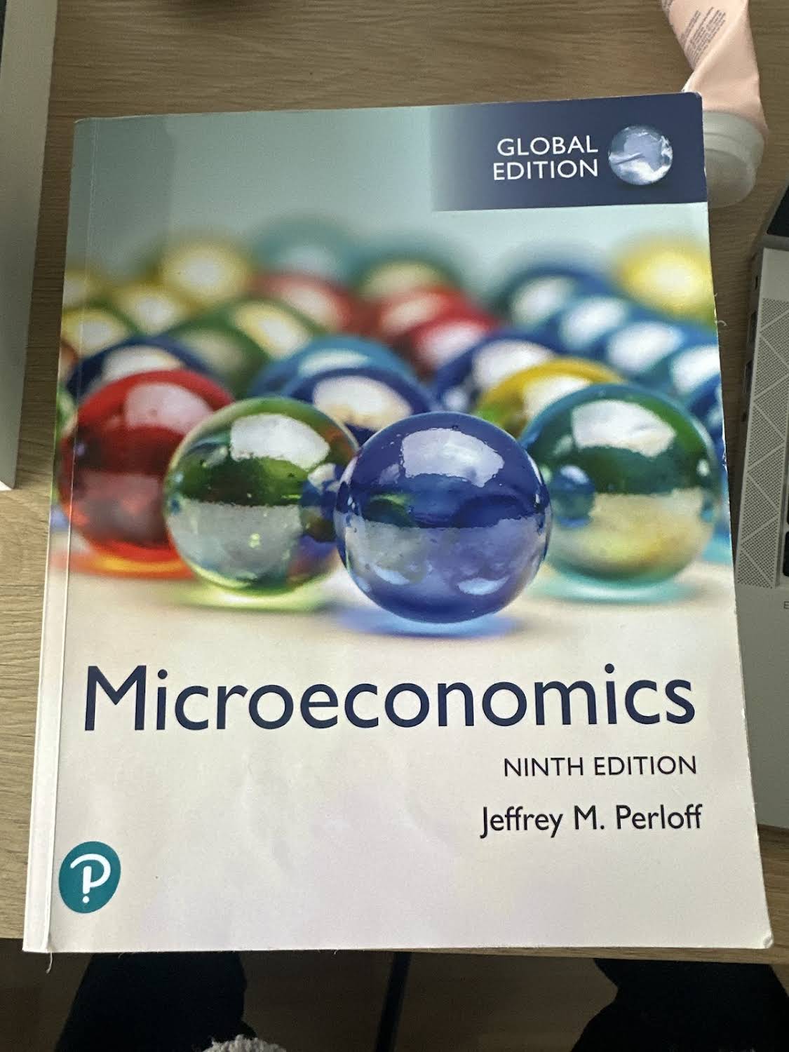 Microeconomics, Global Edition af Jeffrey Perloff | Studiesalg.dk